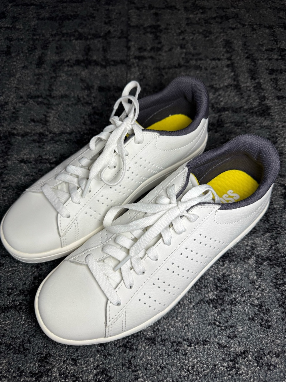 K-Swiss Women's Court Base II Sneaker Size 8